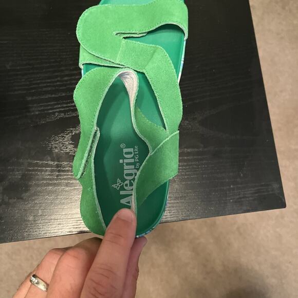 ALEGRIA BY PG LITE GREEN SUEDE ADUSTABLE STRAP FLAT ANA-171 SANDALS 38 / 7.5 - Picture 12 of 13